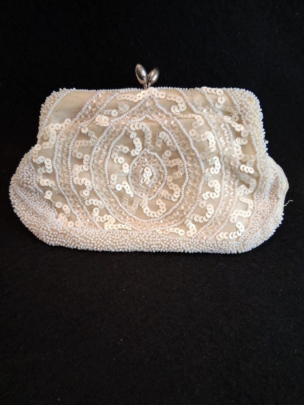 Vintage 1950s Hand Beaded Sequin Kiss Lock Clutch Evening Bag Ivory Cream Bridal